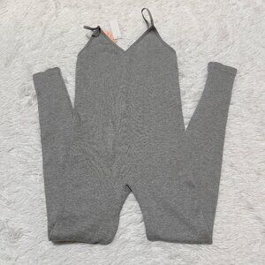 Women ANWND Ribbed Knit V Neck Jumpsuit in Light Gray Size Medium/Large
